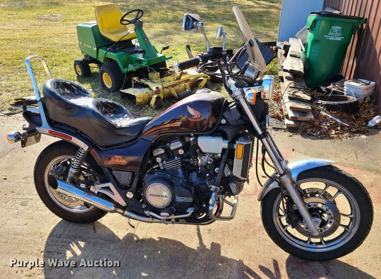 image for item IA9263 1985 Honda V65 Magna motorcycle