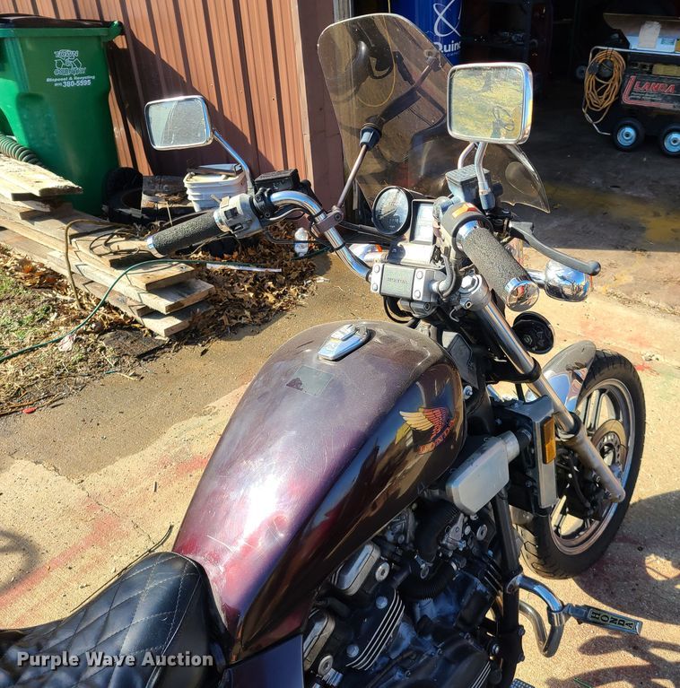 image for item IA9263 1985 Honda V65 Magna motorcycle