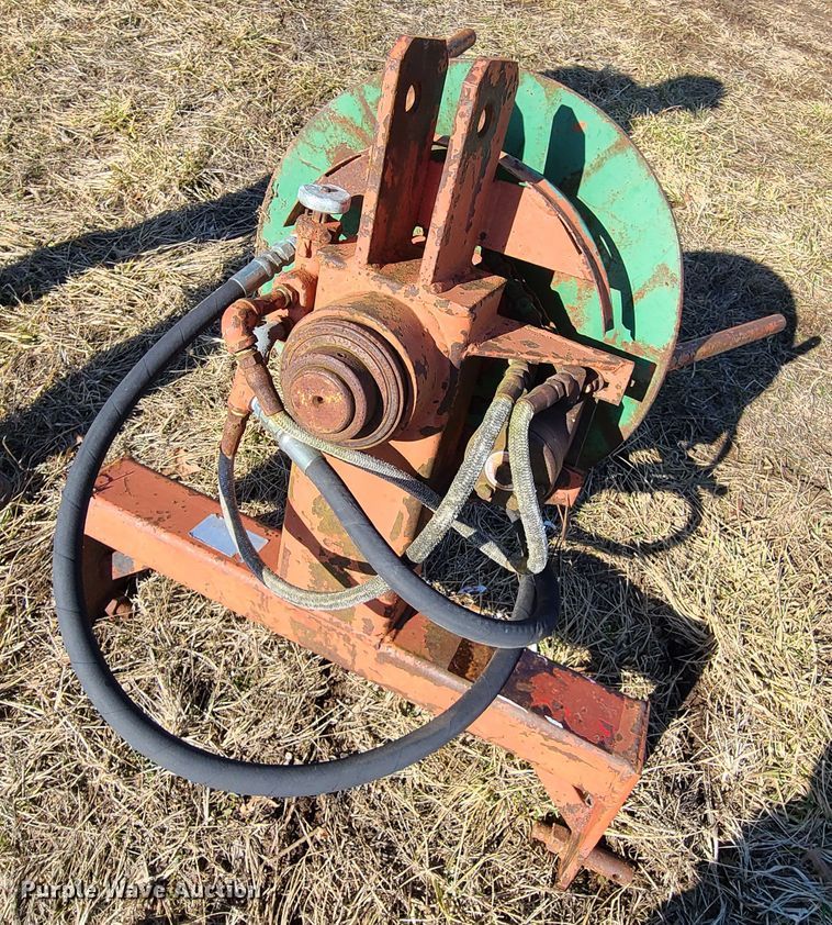 image for item IA9265 DewEze 165-SUR bale unroller