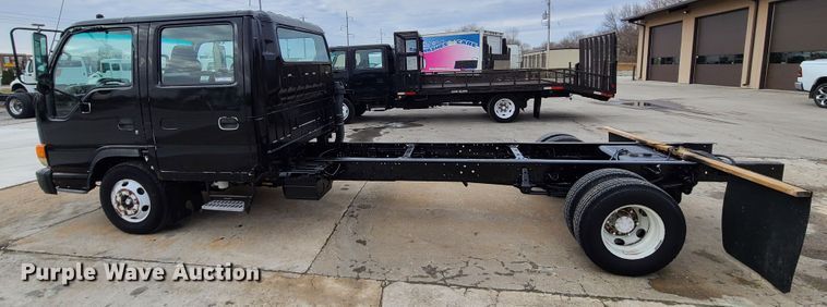 image for item IA9283 2003 Isuzu  Crew Cab truck cab and chassis