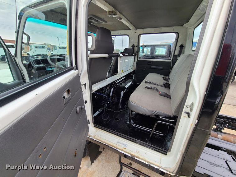 image for item IA9283 2003 Isuzu  Crew Cab truck cab and chassis