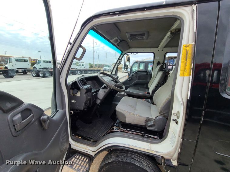 image for item IA9283 2003 Isuzu  Crew Cab truck cab and chassis