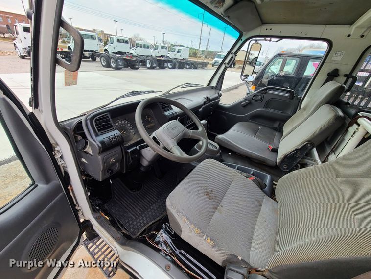 image for item IA9283 2003 Isuzu  Crew Cab truck cab and chassis