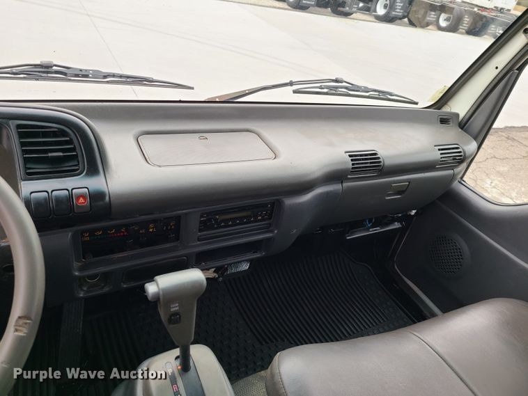 image for item IA9283 2003 Isuzu  Crew Cab truck cab and chassis