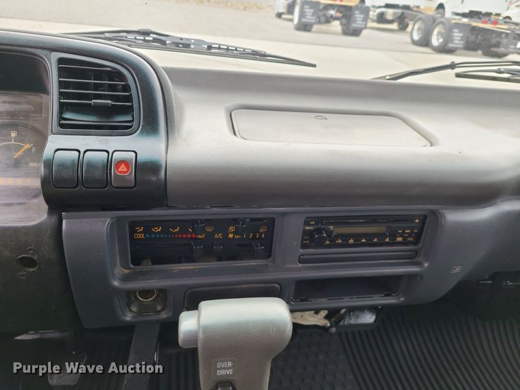 image for item IA9283 2003 Isuzu  Crew Cab truck cab and chassis