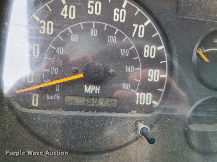 image for item IA9283 2003 Isuzu  Crew Cab truck cab and chassis