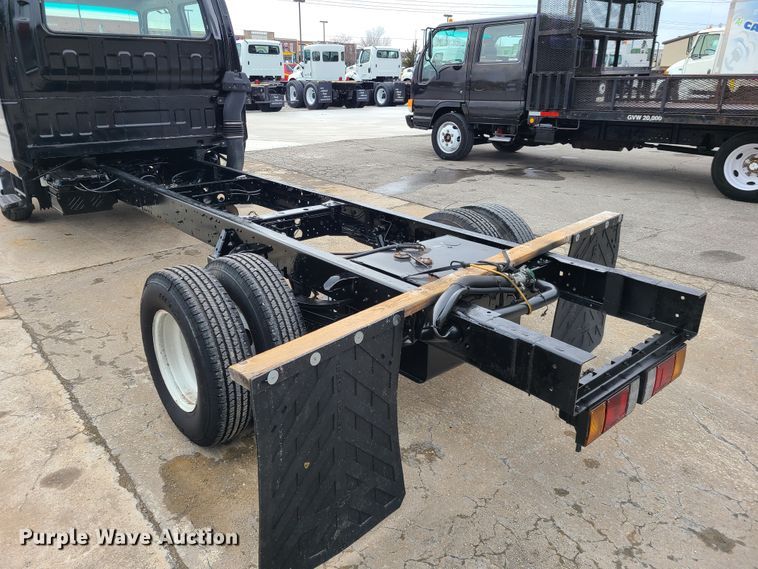 image for item IA9283 2003 Isuzu  Crew Cab truck cab and chassis