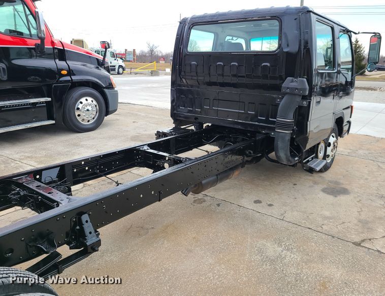 image for item IA9283 2003 Isuzu  Crew Cab truck cab and chassis