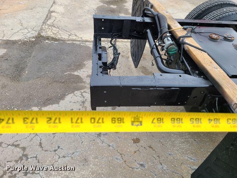 image for item IA9283 2003 Isuzu  Crew Cab truck cab and chassis