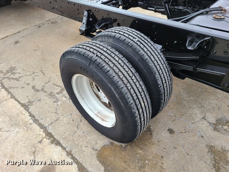 image for item IA9283 2003 Isuzu  Crew Cab truck cab and chassis