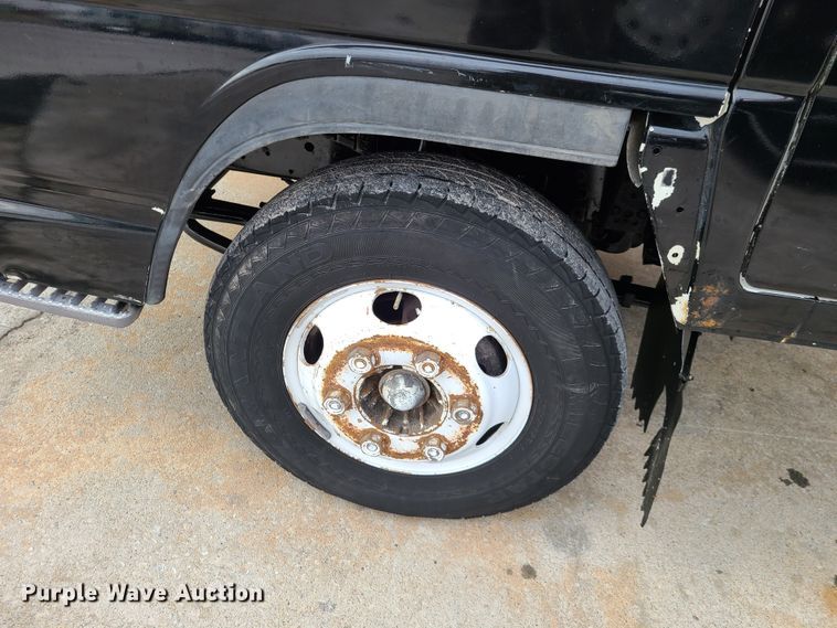 image for item IA9283 2003 Isuzu  Crew Cab truck cab and chassis