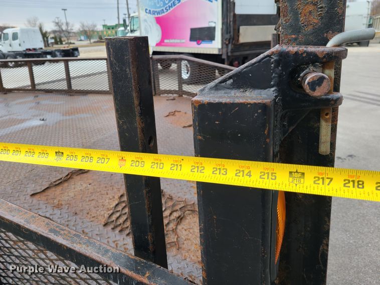 image for item IA9284 2005 Isuzu NQR  CrewCab flatbed truck