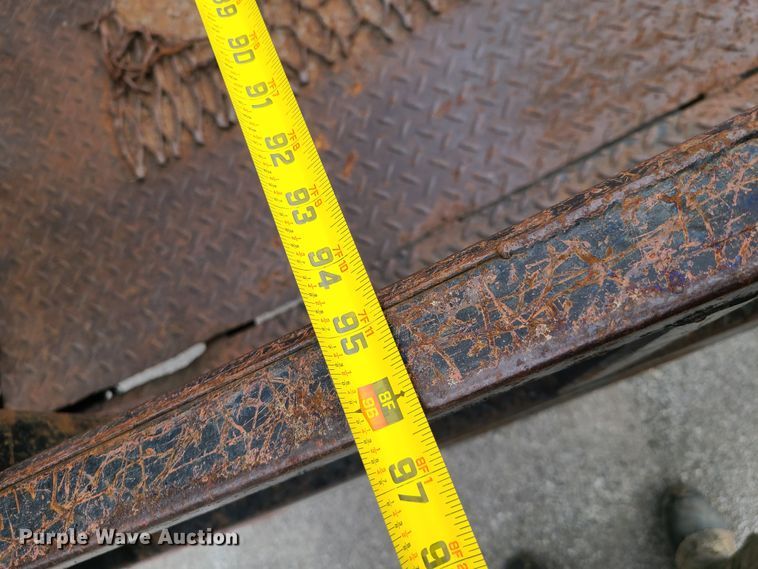 image for item IA9284 2005 Isuzu NQR  CrewCab flatbed truck