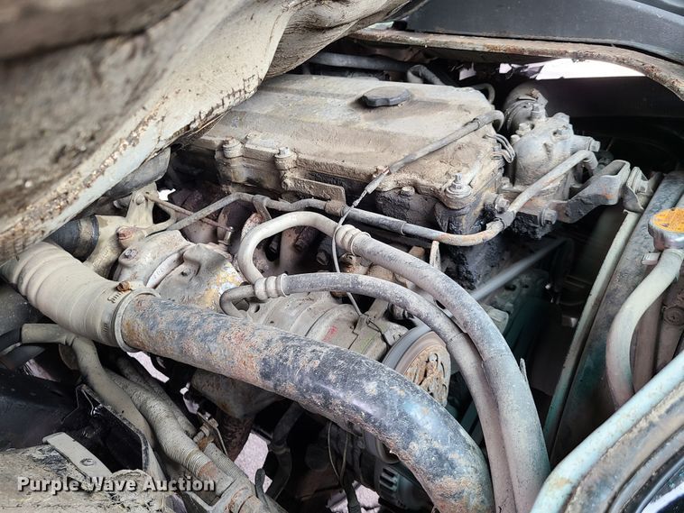 image for item IA9284 2005 Isuzu NQR  CrewCab flatbed truck