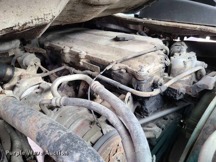 image for item IA9284 2005 Isuzu NQR  CrewCab flatbed truck