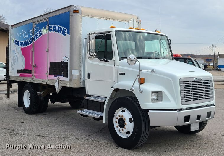 image for item IA9285 1999 Freightliner FL70  box truck