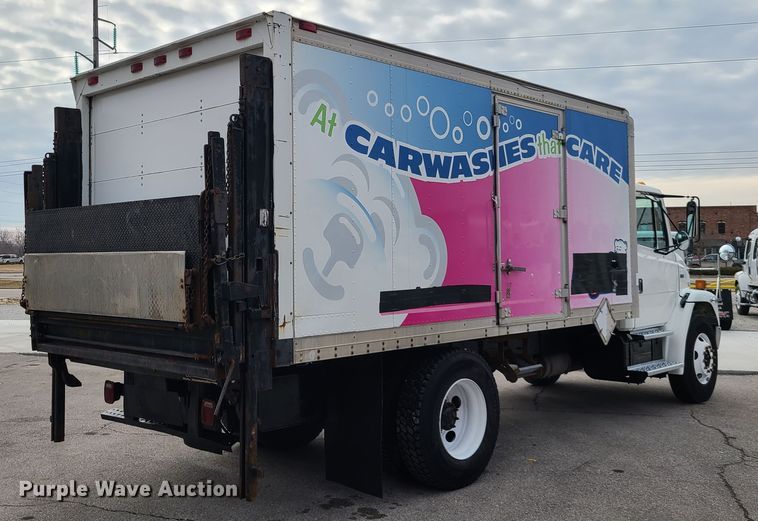 image for item IA9285 1999 Freightliner FL70  box truck