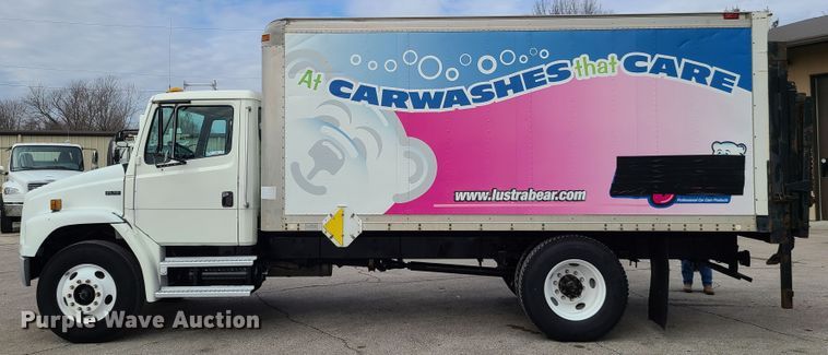 image for item IA9285 1999 Freightliner FL70  box truck