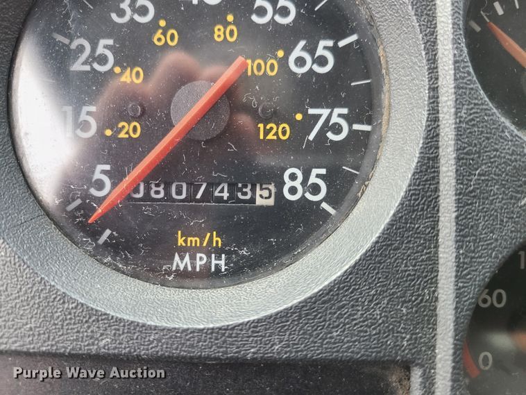 image for item IA9285 1999 Freightliner FL70  box truck