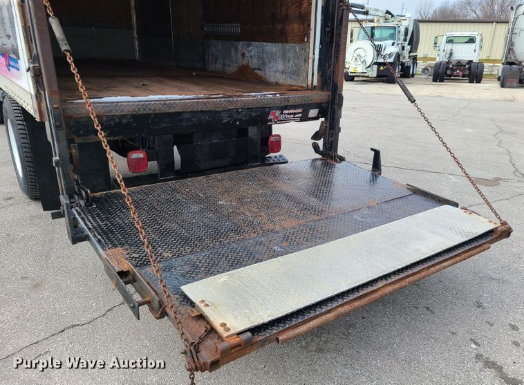 image for item IA9285 1999 Freightliner FL70  box truck