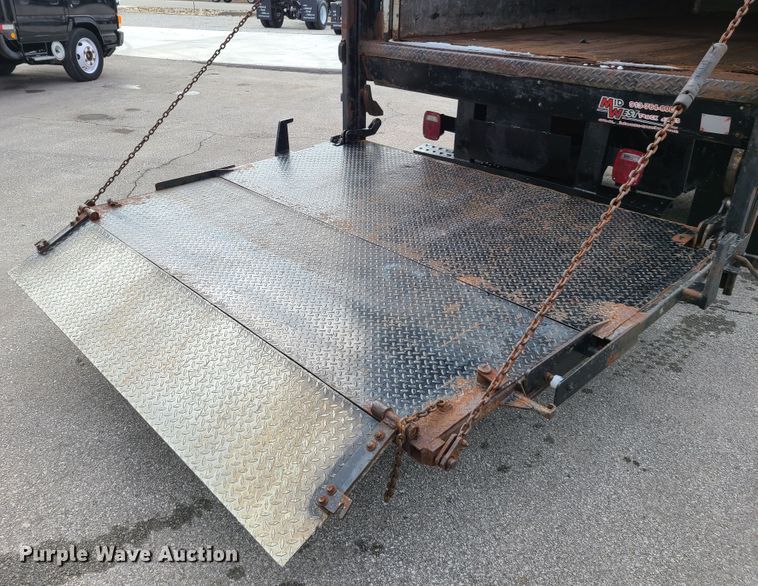 image for item IA9285 1999 Freightliner FL70  box truck