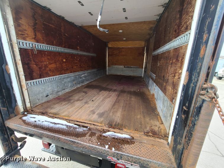 image for item IA9285 1999 Freightliner FL70  box truck