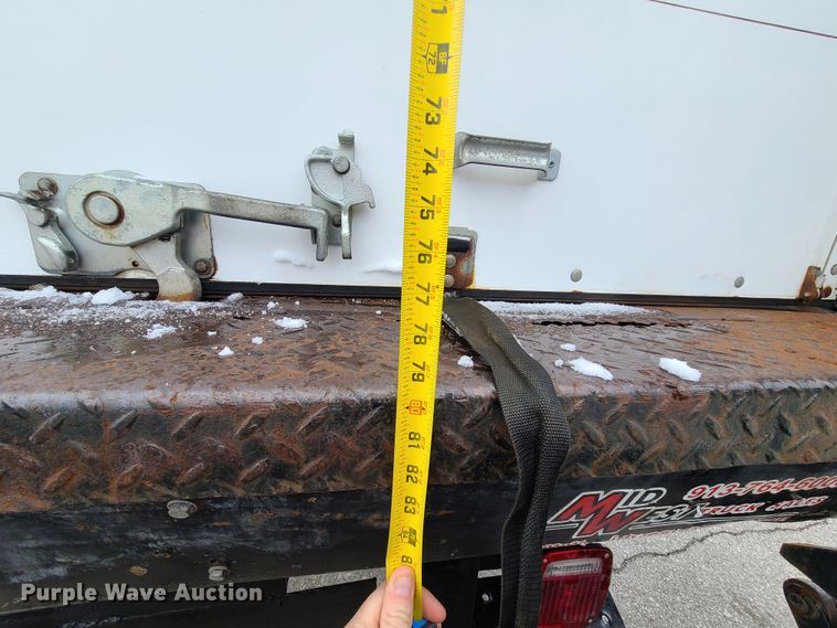 image for item IA9285 1999 Freightliner FL70  box truck