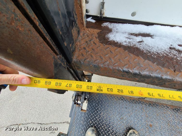 image for item IA9285 1999 Freightliner FL70  box truck