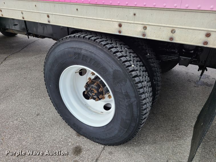 image for item IA9285 1999 Freightliner FL70  box truck