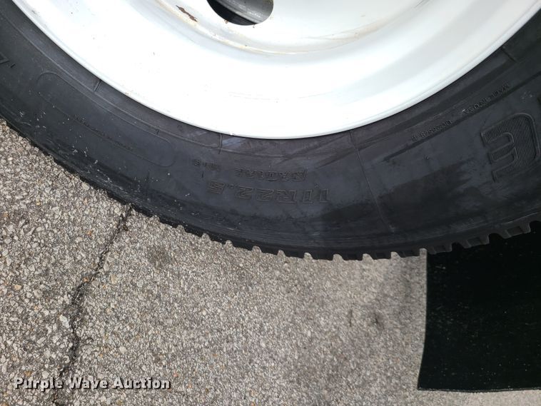 image for item IA9285 1999 Freightliner FL70  box truck