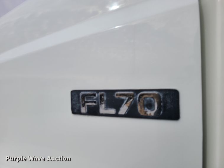 image for item IA9285 1999 Freightliner FL70  box truck