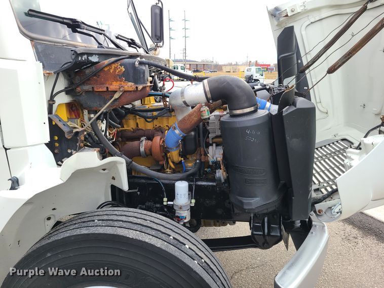 image for item IA9285 1999 Freightliner FL70  box truck