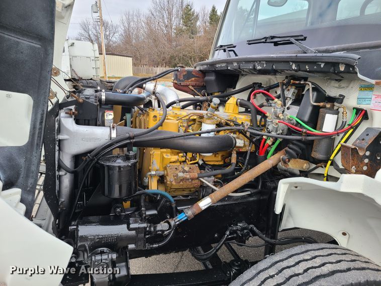 image for item IA9285 1999 Freightliner FL70  box truck