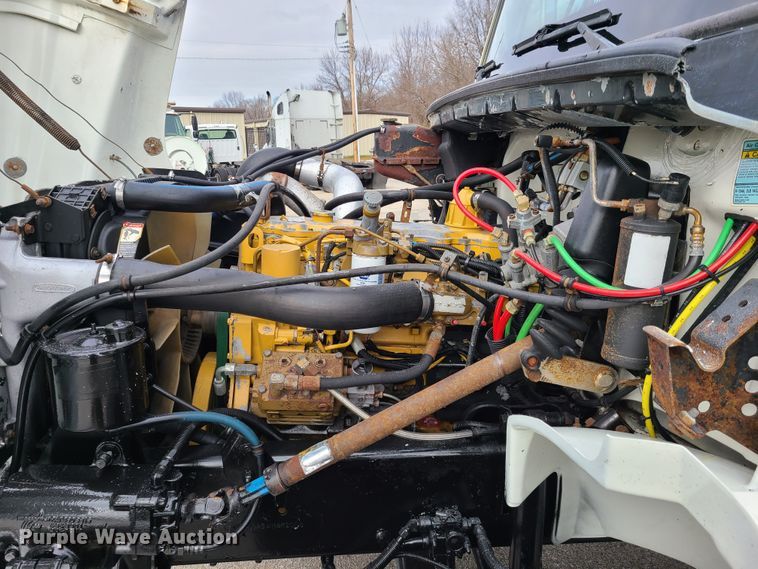 image for item IA9285 1999 Freightliner FL70  box truck