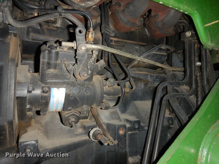 image for item IG9241 2001 John Deere 5105  tractor