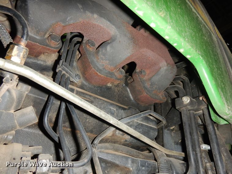 image for item IG9241 2001 John Deere 5105  tractor