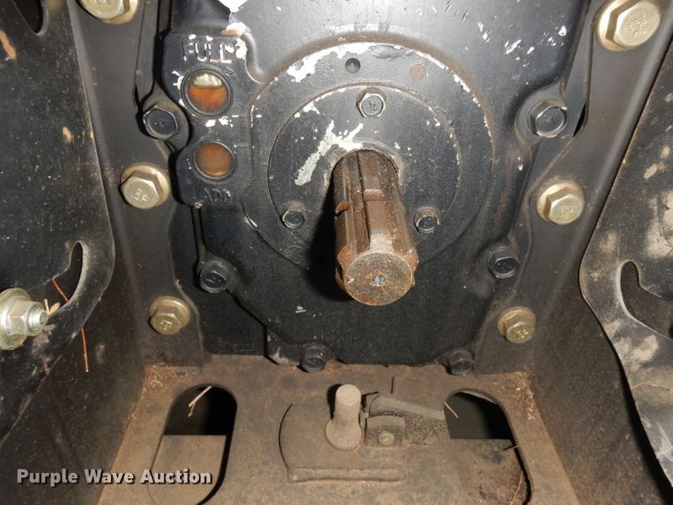 image for item IG9241 2001 John Deere 5105  tractor