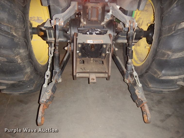 image for item IG9241 2001 John Deere 5105  tractor