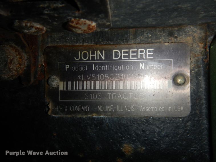 image for item IG9241 2001 John Deere 5105  tractor