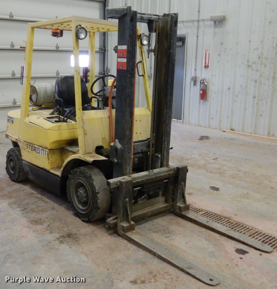 Hyster H50XM forklift in Sioux Falls, SD Item HS9921 sold Purple Wave