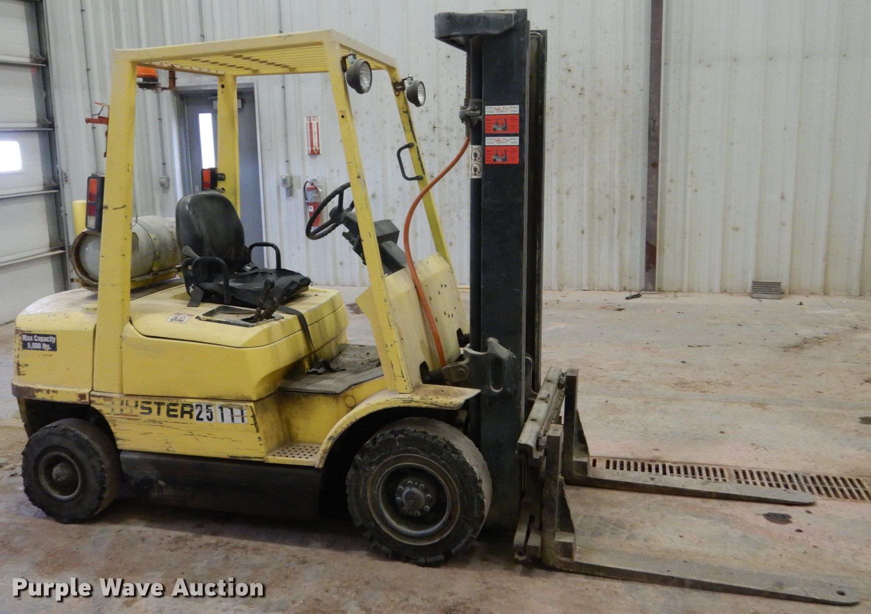 Hyster H50XM forklift in Sioux Falls, SD Item HS9921 sold Purple Wave