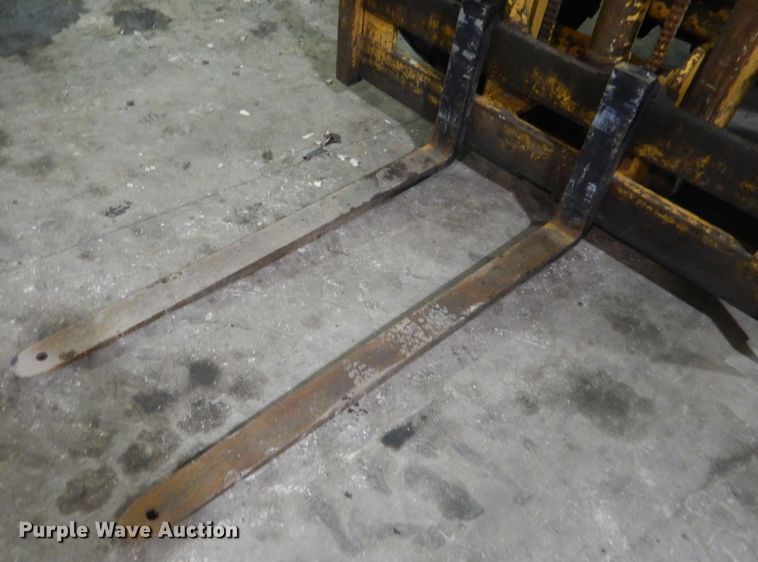 image for item AF9900 Allis Chalmers 706  forklift