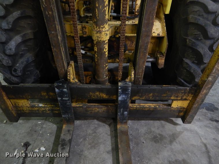 image for item AF9900 Allis Chalmers 706  forklift