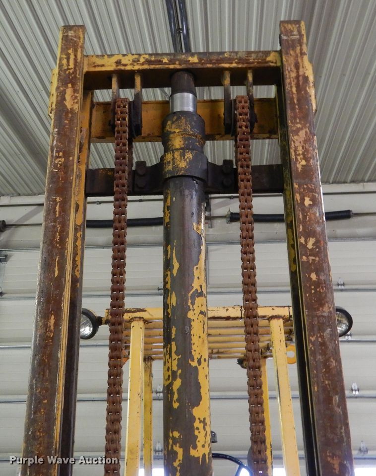 image for item AF9900 Allis Chalmers 706  forklift