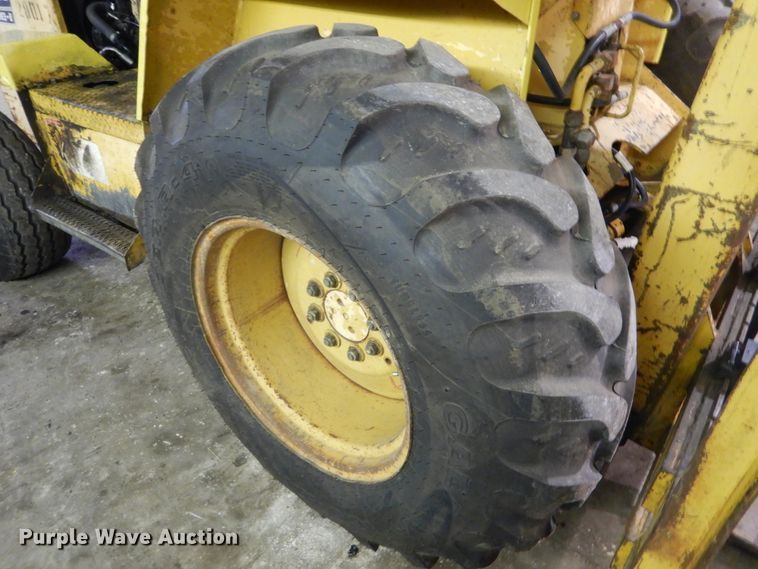 image for item AF9900 Allis Chalmers 706  forklift