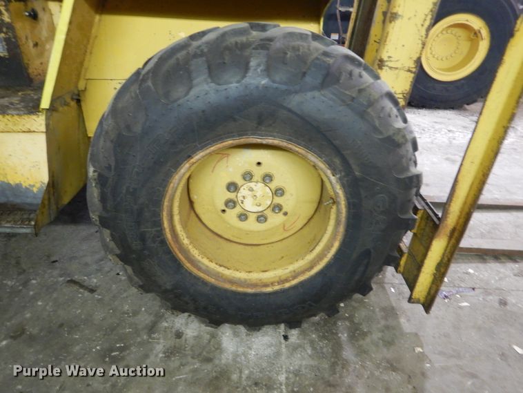 image for item AF9900 Allis Chalmers 706  forklift