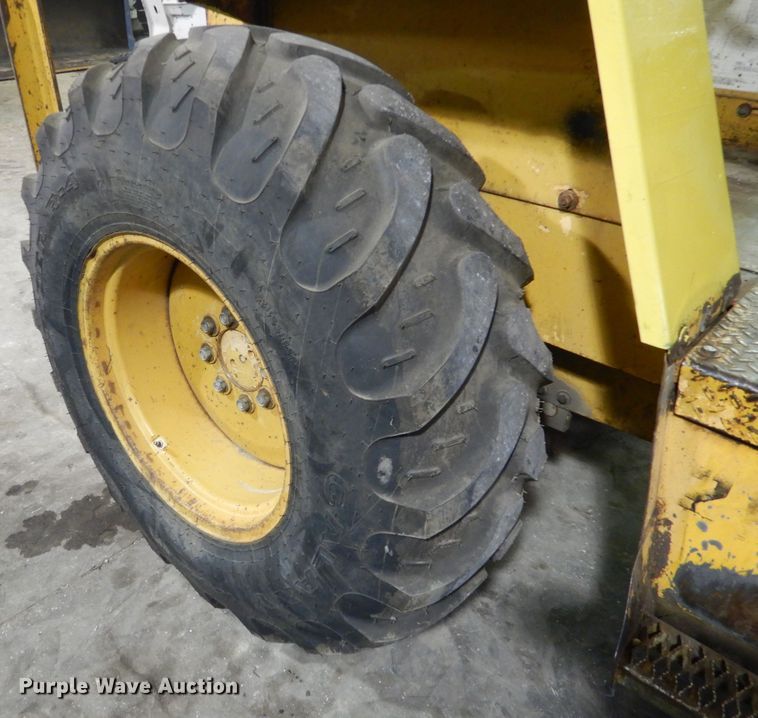 image for item AF9900 Allis Chalmers 706  forklift