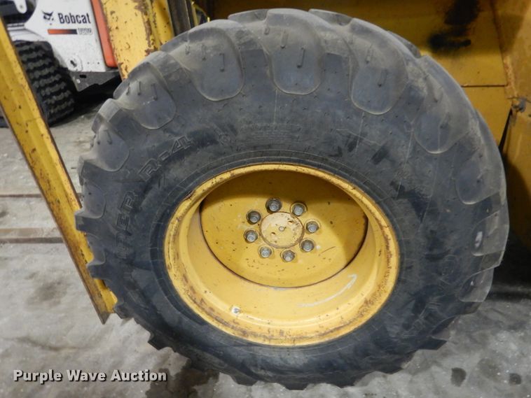 image for item AF9900 Allis Chalmers 706  forklift