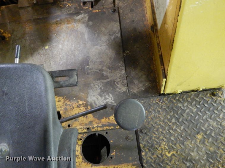 image for item AF9900 Allis Chalmers 706  forklift