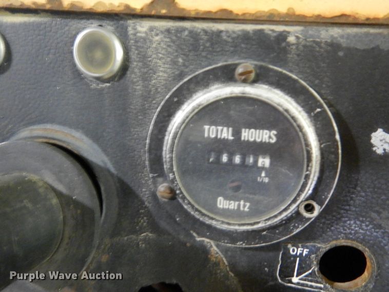 image for item AF9900 Allis Chalmers 706  forklift